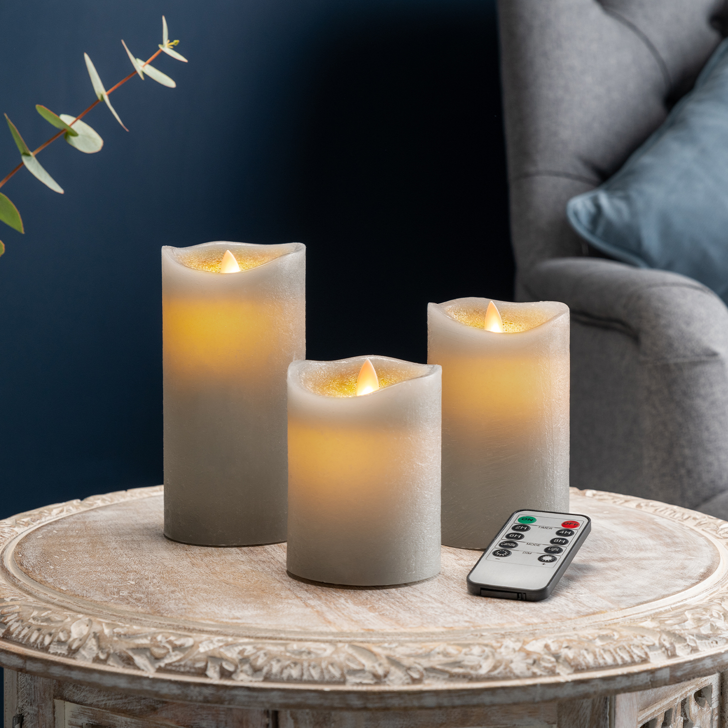 588058_flickering_flame_grey_candle_lifestyle_2