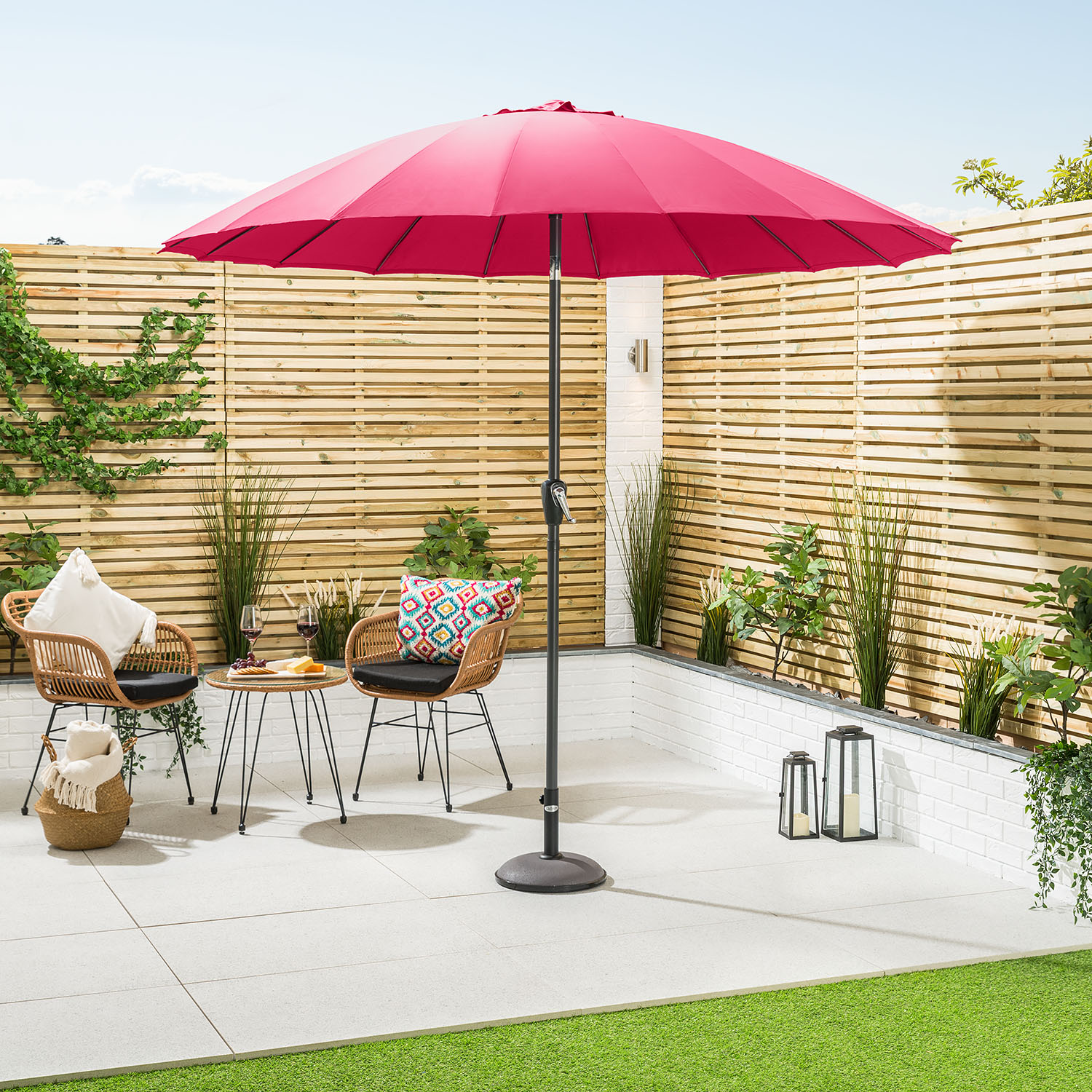 Shanghai Parasol Garden Umbrella Tilting Sunshade UV Resistant 2.6m Christow - Picture 16 of 56