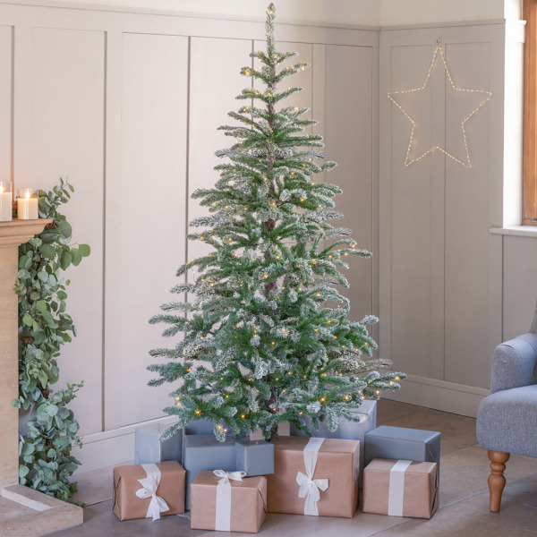 Buying Guide: Artificial Christmas Trees