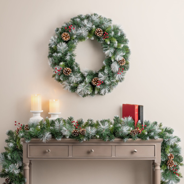 Buying Guide: Wreaths and Garlands