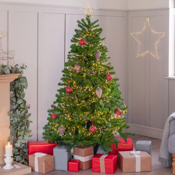 How to Create a Cosy Christmas Ambience